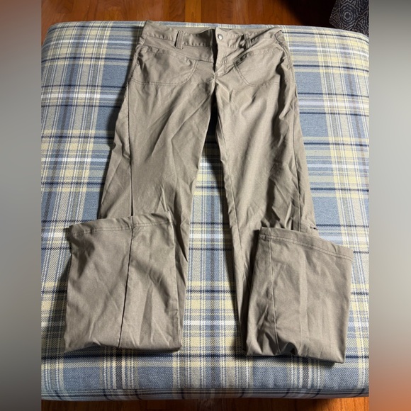 Athleta Dipper Cargo Pants Tan Size 4T - Picture 3 of 9